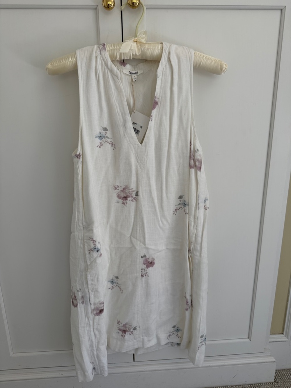 Splendid White V-Neck Linen Dress with Lavender Flower Accents